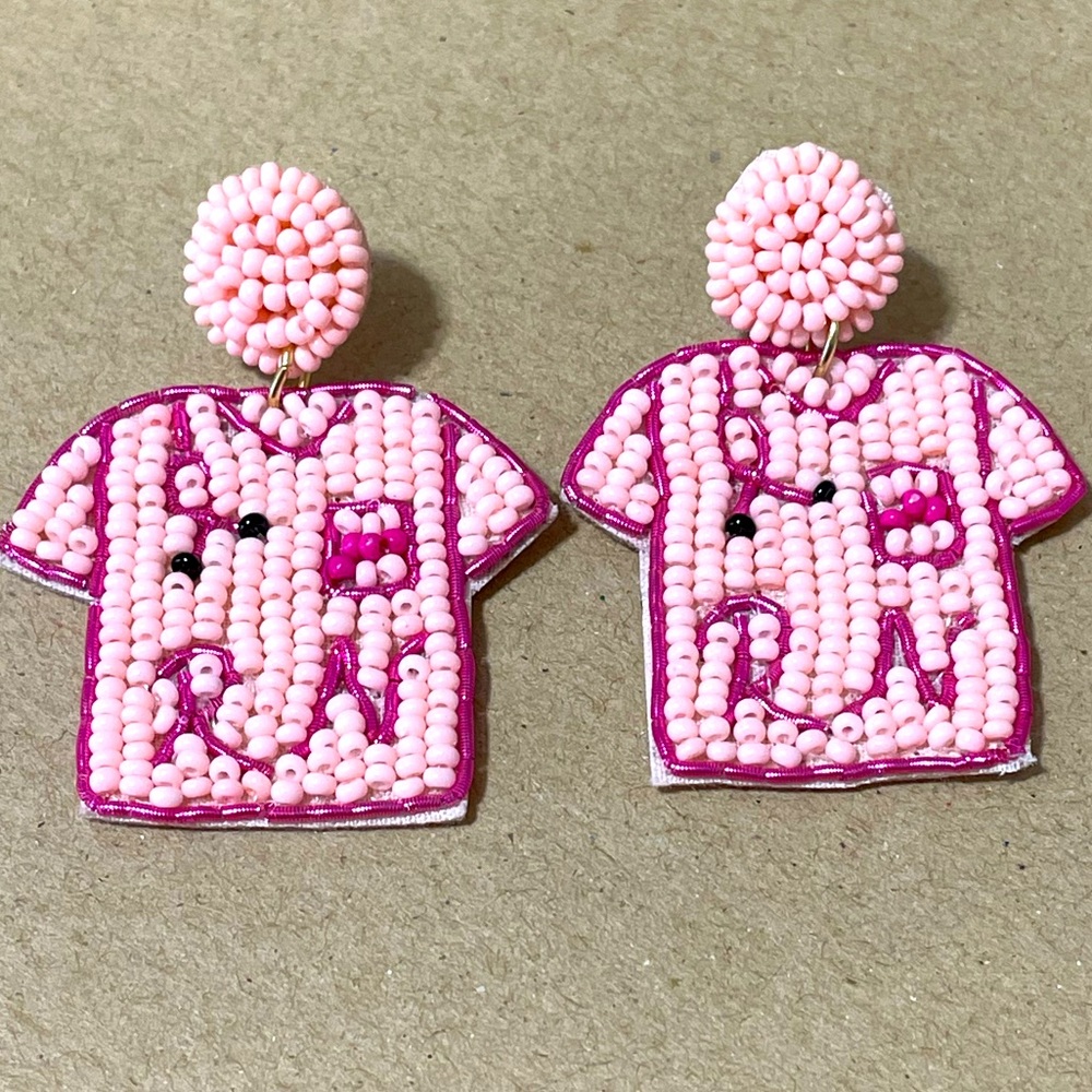 🎉💕Pink Nurse Beaded Earrings